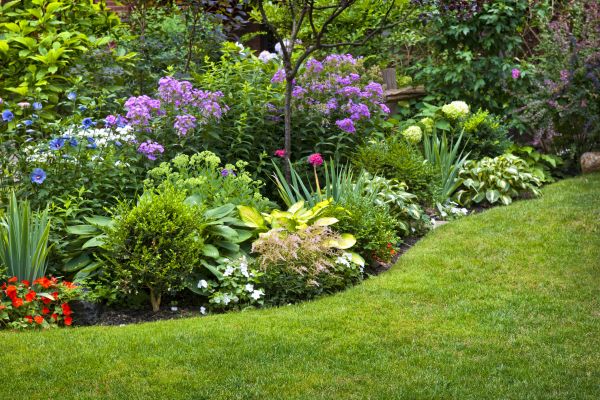 Flower Bed Service in Auburn