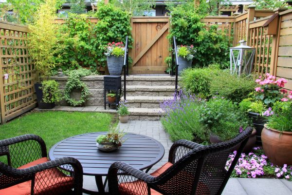 Small Yard Landscaping in Auburn