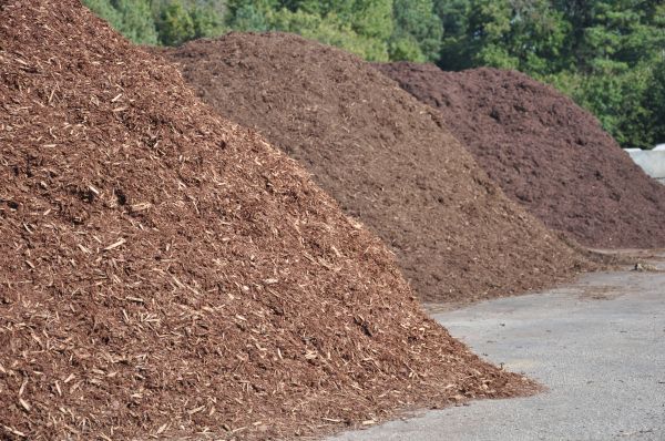 Brown Mulch Delivery in Auburn